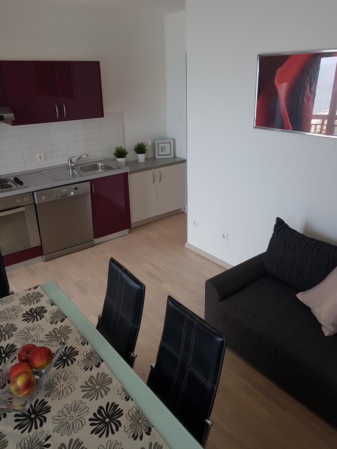 Apartments Petricevic Podstrana Eksteriør billede