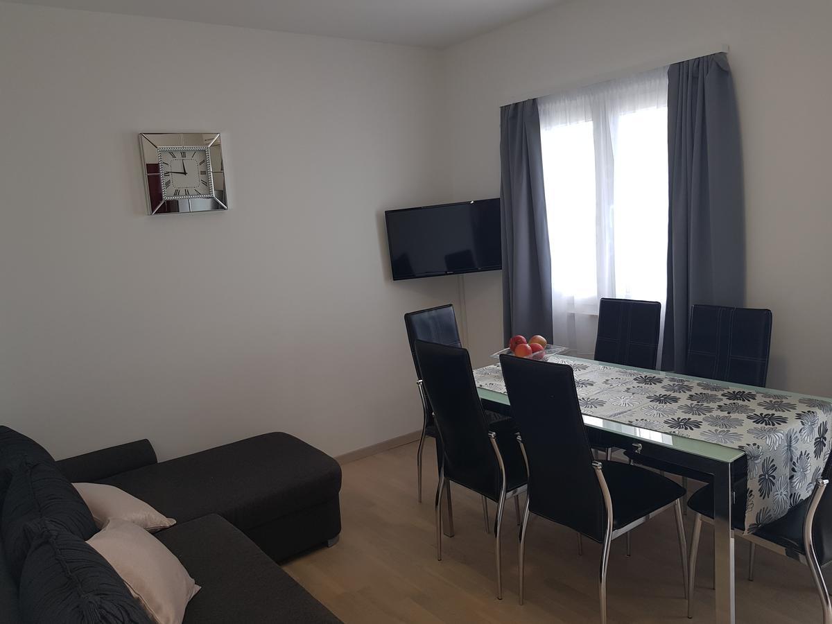 Apartments Petricevic Podstrana Eksteriør billede
